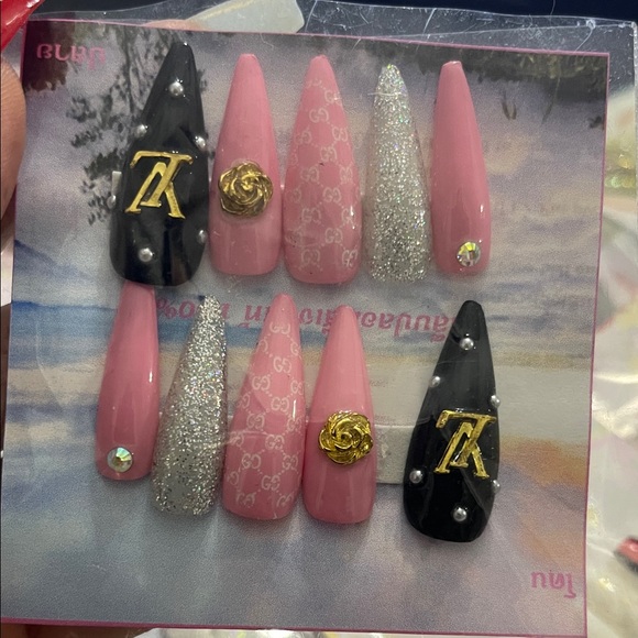 Other - Elegant Pink and Black Nail Set with Gold Accents